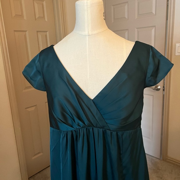 Maternity Bridesmaid! Azazie Allessia - Aline Pleated Stretch Satin PineSize A14 - Picture 3 of 7